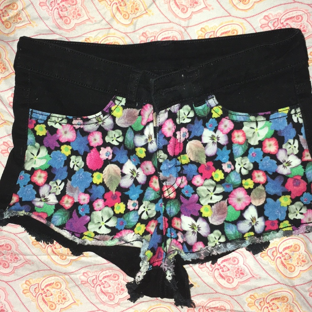 H&M floral printed booty shorts